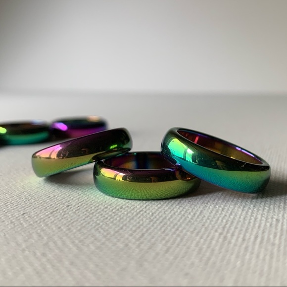 Boutique Jewelry - Polished Iridescent Oil Slick Ring NEW